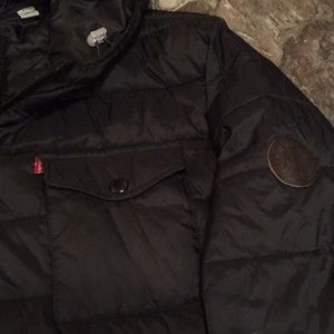 Levi’s nylon puffer jacket like new